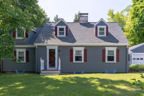 240 Maple St, Danvers, MA 01923 photo 1