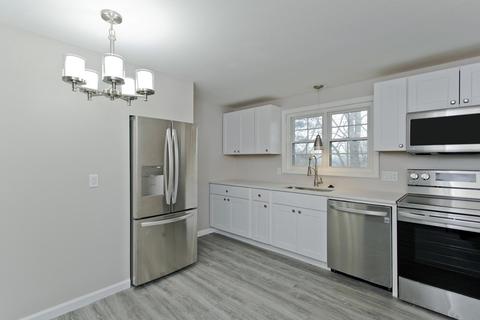 2 Maple Crest Cir #C, Holyoke, MA 01040 photo 5