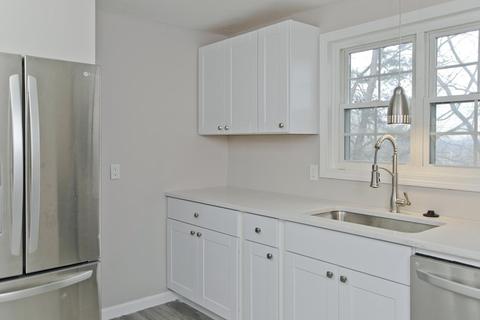2 Maple Crest Cir #C, Holyoke, MA 01040 photo 8