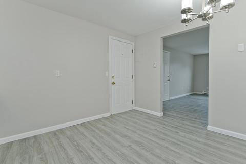 2 Maple Crest Cir #C, Holyoke, MA 01040 photo 11