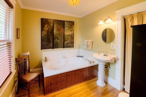 81 Forest St, Worcester, MA 01609 photo 28