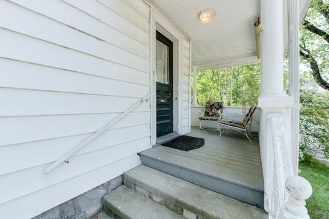 81 Forest St, Worcester, MA 01609 photo 3