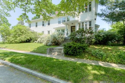 81 Forest St, Worcester, MA 01609 photo 2