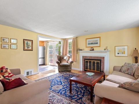 26 Elda Rd, Framingham, MA 01701 photo 2