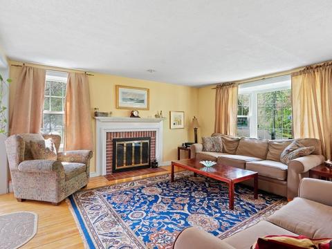 26 Elda Rd, Framingham, MA 01701 photo 3