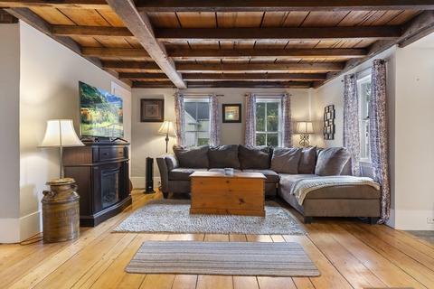 68 W Main St, Georgetown, MA 01833 photo 4