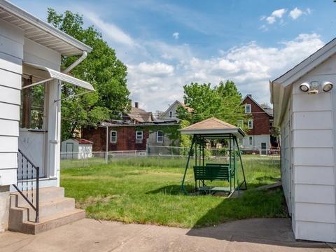 39 Montmorenci St, Springfield, MA 01107 photo 24