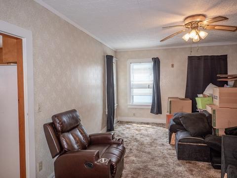 39 Montmorenci St, Springfield, MA 01107 photo 9