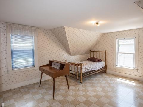 39 Montmorenci St, Springfield, MA 01107 photo 17
