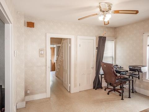 39 Montmorenci St, Springfield, MA 01107 photo 4