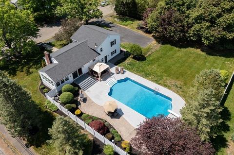10 Eager Rd, Milton, MA 02186 photo 1