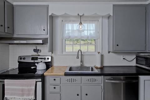 18 Wayside St, Springfield, MA 01118 photo 9