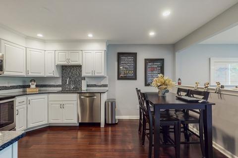 84 Walpole St #3F, Canton, MA 02021 photo 2