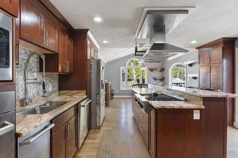 32 Hull St, Beverly, MA 01915 photo 2