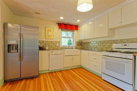 260 Maple St, Middleton, MA 01949 photo 2