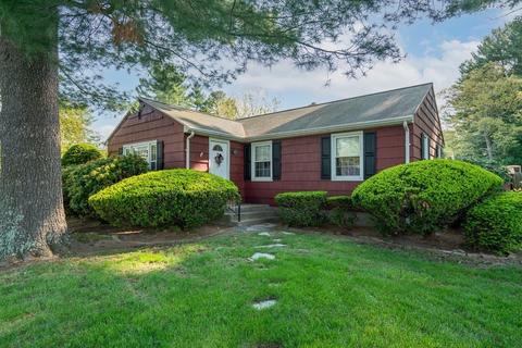 29 Pinebrook Dr, Springfield, MA 01129 photo 1