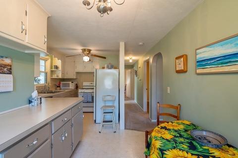 29 Pinebrook Dr, Springfield, MA 01129 photo 3