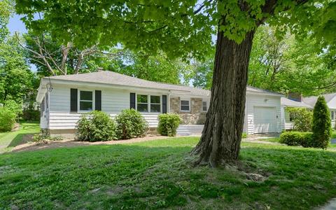 45 Ashmore Rd, Worcester, MA 01602 photo 3