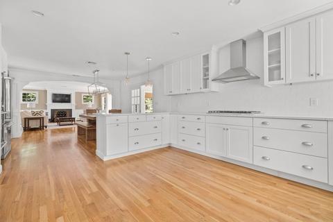 8 Julian Way, Hingham, MA 02043 photo 3