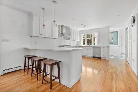 8 Julian Way, Hingham, MA 02043 photo 2