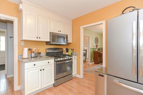 75 Deerfield St, Worcester, MA 01602 photo 5