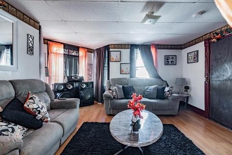 99 Euclid Ave, Springfield, MA 01108 photo 4