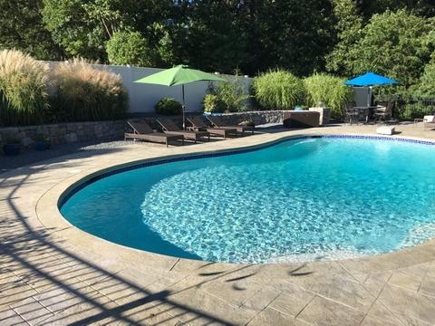 17 Crestview Dr, Mendon, MA 01756 photo 2