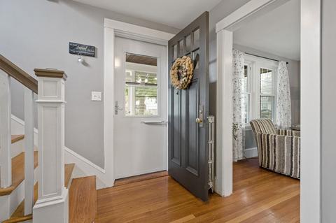 14 Gregg St, Beverly, MA 01915 photo 3