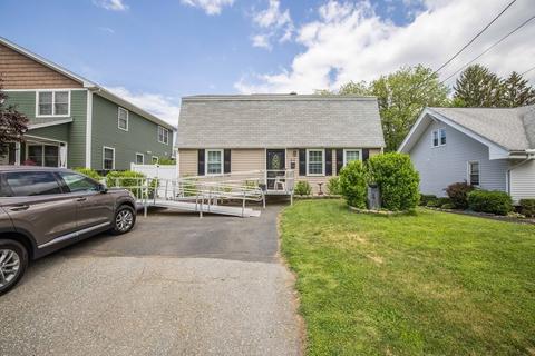 84 Austin St, Chicopee, MA 01013 photo 1