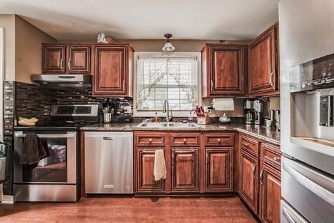 84 Austin St, Chicopee, MA 01013 photo 4