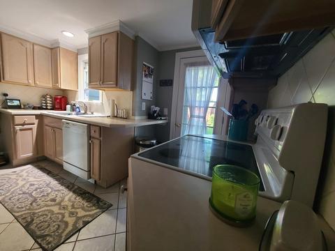 75 Gillette Cir, Springfield, MA 01118 photo 8