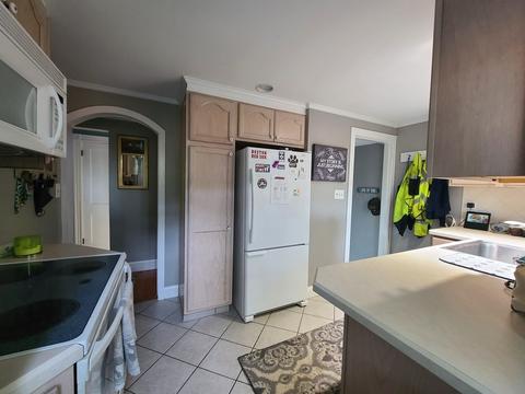 75 Gillette Cir, Springfield, MA 01118 photo 9