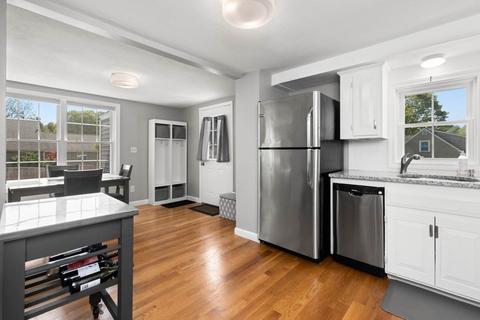 30 Warren St, Georgetown, MA 01833 photo 7