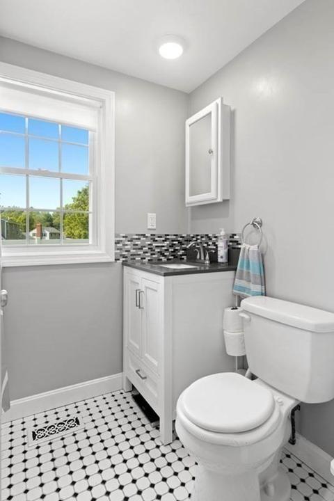 30 Warren St, Georgetown, MA 01833 photo 13