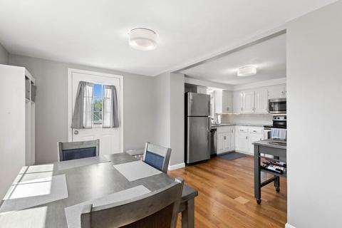 30 Warren St, Georgetown, MA 01833 photo 5