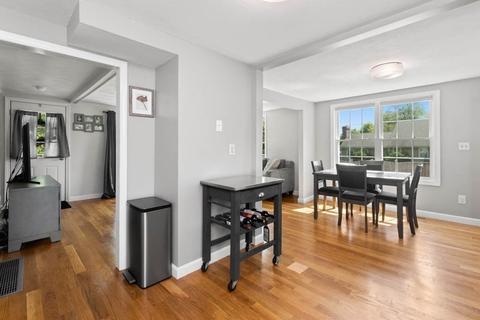 30 Warren St, Georgetown, MA 01833 photo 8