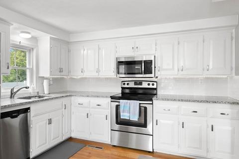 30 Warren St, Georgetown, MA 01833 photo 9
