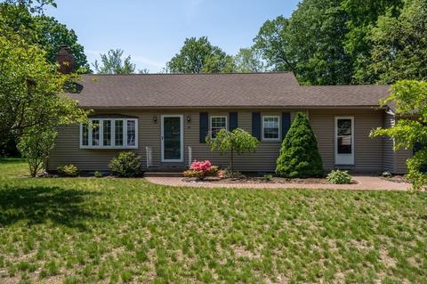 22 Jeffrey Rd, Springfield, MA 01119 photo 1