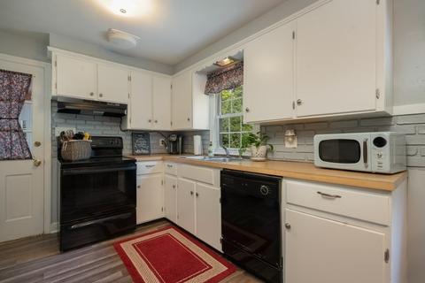 22 Jeffrey Rd, Springfield, MA 01119 photo 8