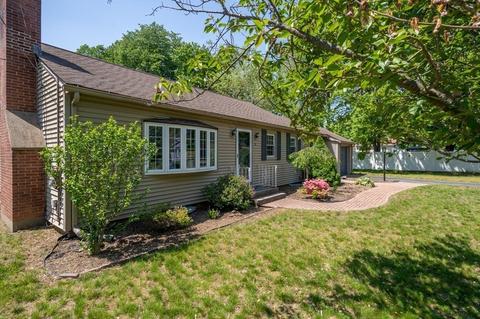 22 Jeffrey Rd, Springfield, MA 01119 photo 4