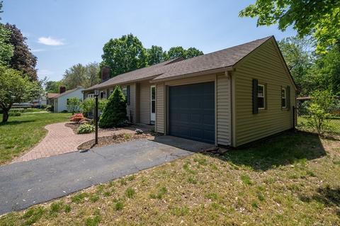 22 Jeffrey Rd, Springfield, MA 01119 photo 5