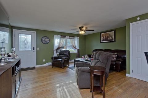 187 Hanson Dr, Springfield, MA 01128 photo 17