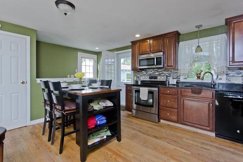 187 Hanson Dr, Springfield, MA 01128 photo 9