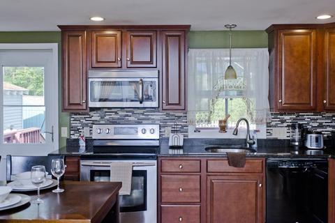 187 Hanson Dr, Springfield, MA 01128 photo 11