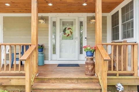 232 West St, Berlin, MA 01503 photo 1