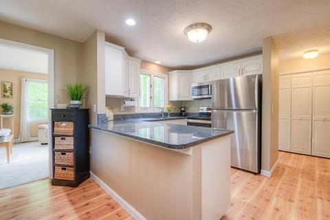5 Forest Park Dr, Mendon, MA 01756 photo 8