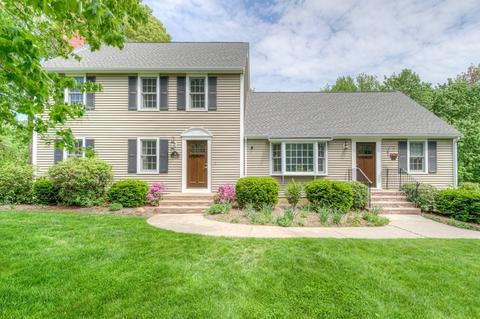 5 Forest Park Dr, Mendon, MA 01756 photo 1