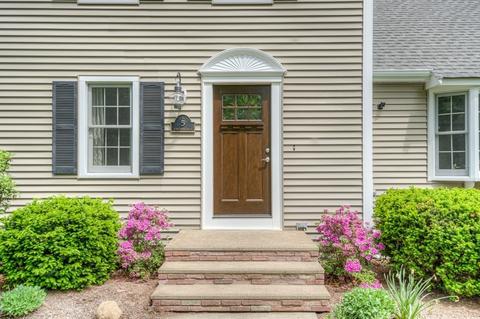 5 Forest Park Dr, Mendon, MA 01756 photo 3