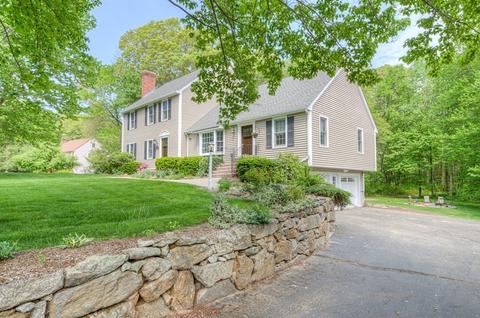 5 Forest Park Dr, Mendon, MA 01756 photo 2