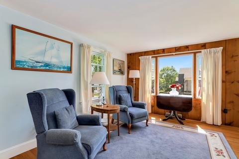 10 Howe St, Hingham, MA 02043 photo 9